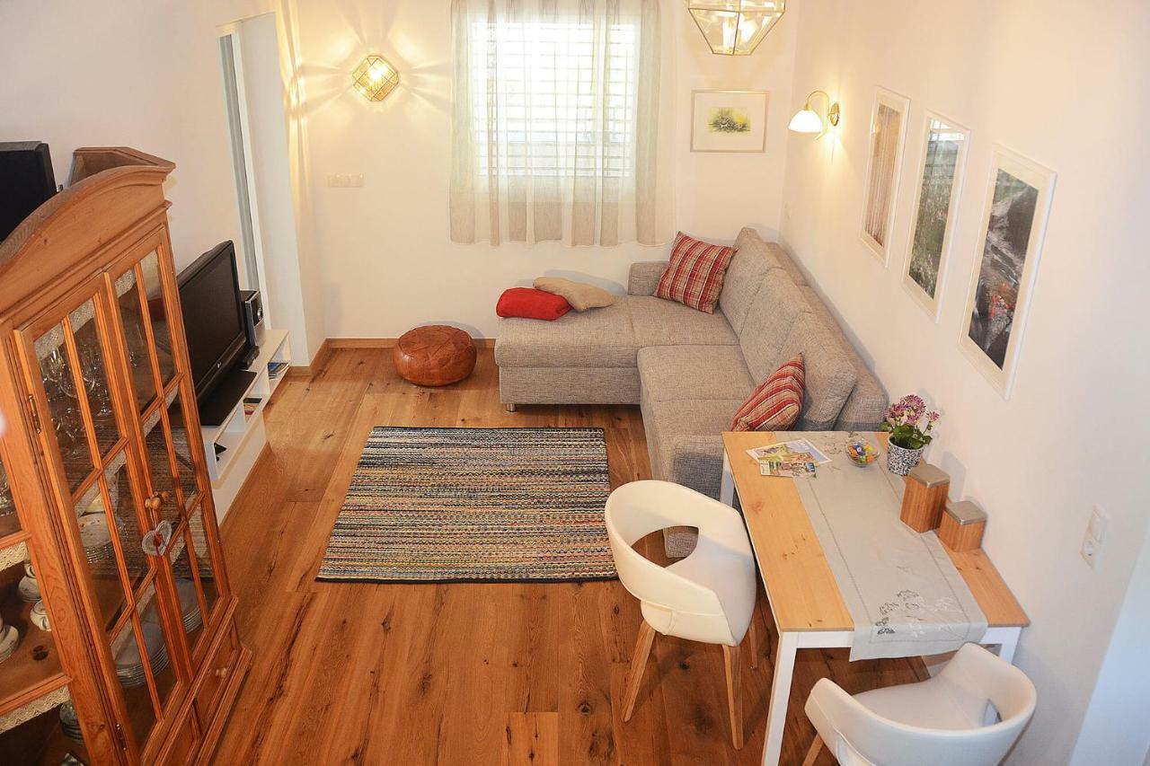Apartment Zimat Chienes Esterno foto